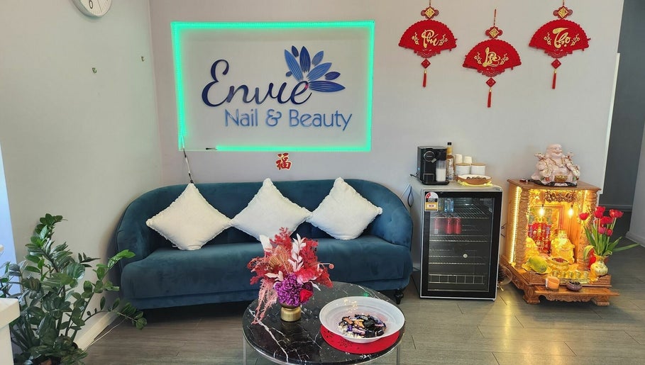 Envie Nail & Beauty image 1