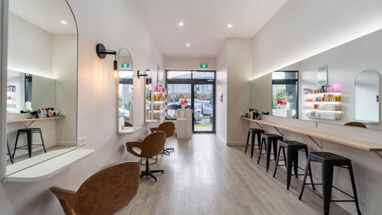 Immik Hair Studio