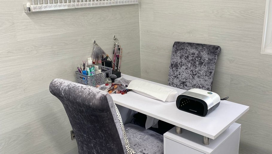 D Beauty Salon image 1