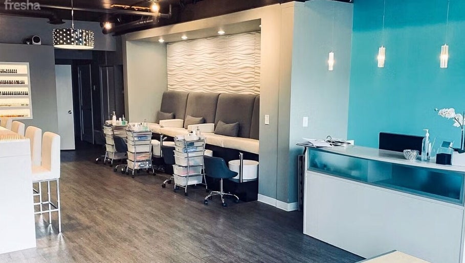 Luxure Nail and beauty Bar: Home of Paradise Parlor vaizdas 1