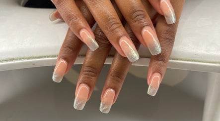 Luxure Nail and beauty Bar: Home of Paradise Parlor vaizdas 3