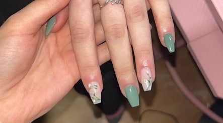 Unique Nails, bild 3