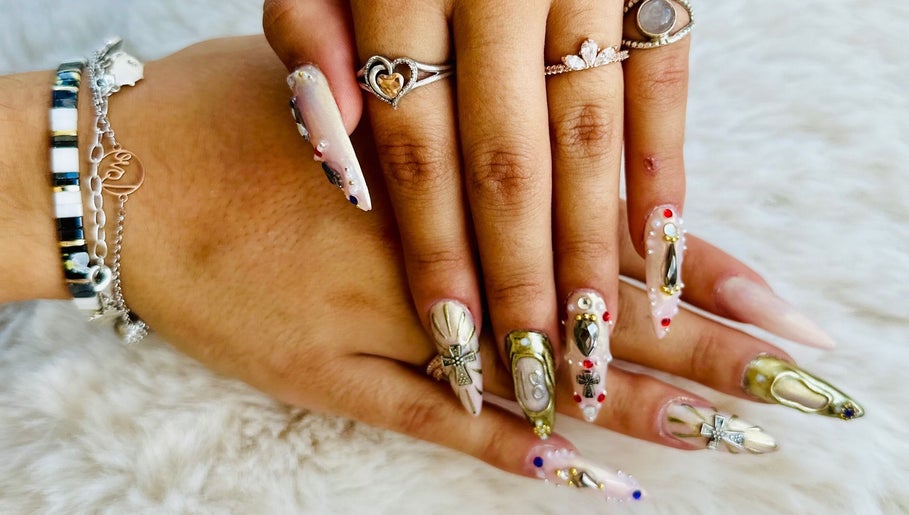 Unique Nails image 1