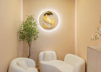 Cozy lounge area at Siikat Natural Head Spa Bangi Branch, Bandar Baru Bangi, Selangor, MY with white seating.
