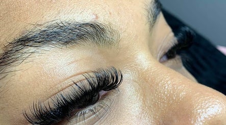 Lashes by Younice
