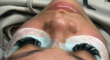 Lashes by Younice imej 2
