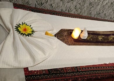 Decorative massage table at Mint Thai Massage shop2 - Irányi utca 5, Budapest, Magyar, HU.
