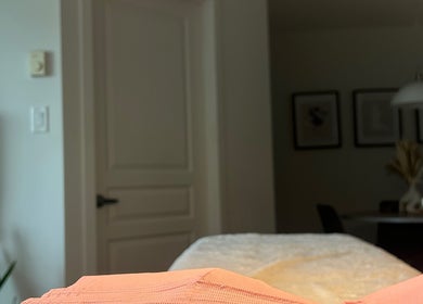 Relaxing interior at Ashley Esthétique in Sainte-thérèse, Quebec, CA featuring a softly lit room.