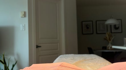 Relaxing interior at Ashley Esthétique in Sainte-thérèse, Quebec, CA featuring a softly lit room.