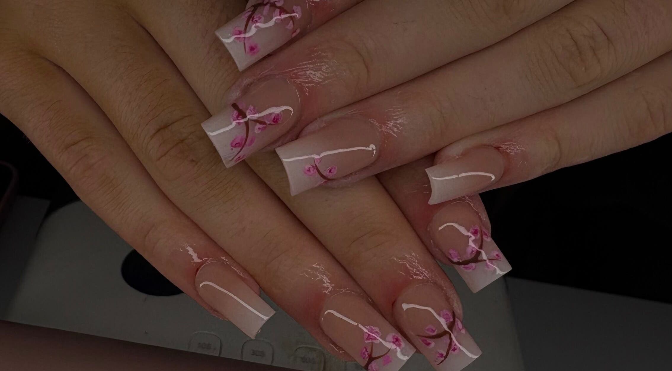 Elegant floral nails designed at Nailsby LeahtT, Bellaghy, Northern Ireland, GB.