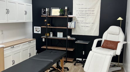 Cloud Nine Beauty Studio image 2