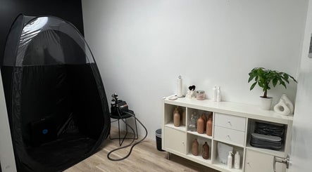 Cloud Nine Beauty Studio image 3