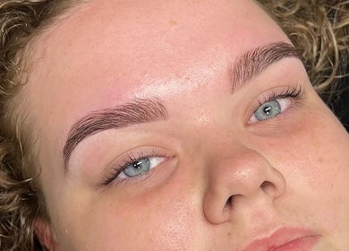 Perfectly shaped eyebrows at Bonnie Beauty, Bomaderry, New South Wales, AU.