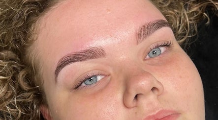 Perfectly shaped eyebrows at Bonnie Beauty, Bomaderry, New South Wales, AU.