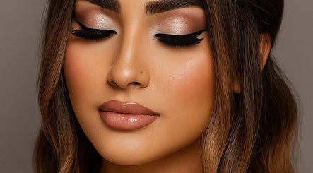 Elegant makeup at Selesty Beauty Salon, Saint Johns Park, New South Wales, AU. Perfectly blended eyeshadow and lashes.