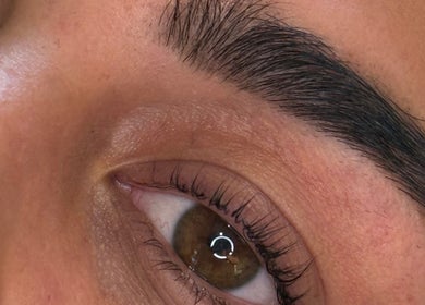 Perfectly sculpted eyebrow at BeaúT in Oldham, England, GB showcasing expert beauty care.