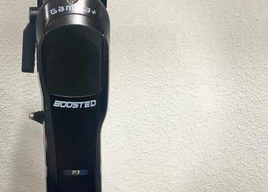 Máquina de corte BOOSTED em STUDIO - Eduardo Victor, São João Da Madeira, Aveiro, PT, pronta para uso.