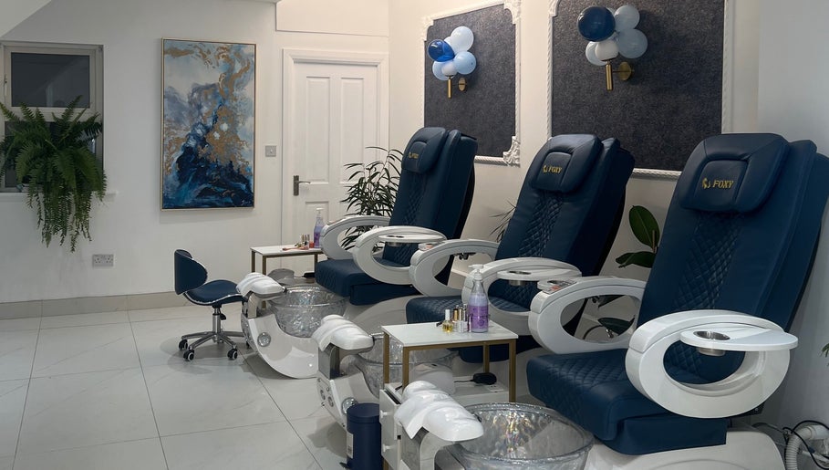 Foxy Nails & Spa - Portlaoise, bild 1