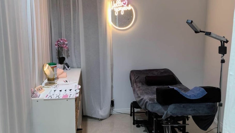 JESS' BEAUTY STUDIO 869 billede 1