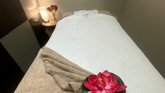 Royal LannaThai Massage & Clinic