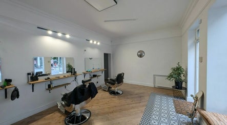 CutBox Barbershop image 2