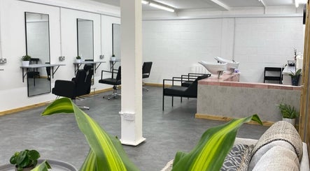 Rebecca Claire salon image 3