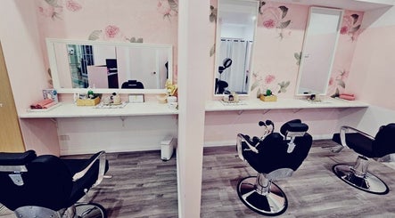 Rose Avenue Salon slika 2