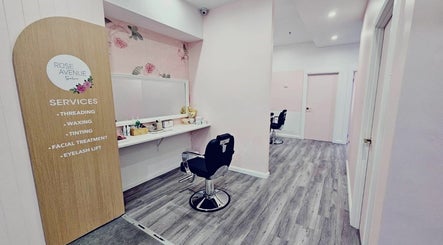 Rose Avenue Salon imaginea 3