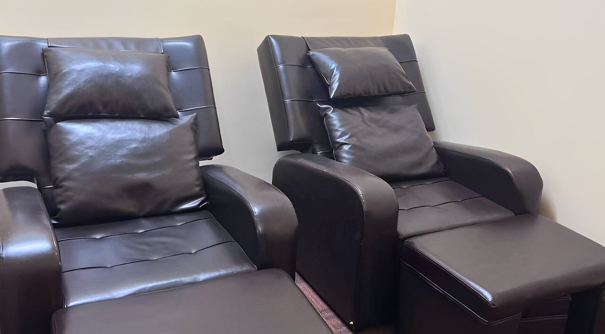 Comfortable massage chairs at Bristow Massage in Bristow, Virginia, US, inviting relaxation and comfort.
