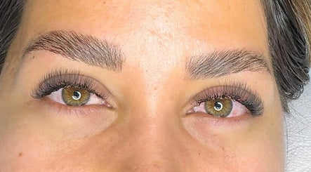 Emma Brows, bild 2