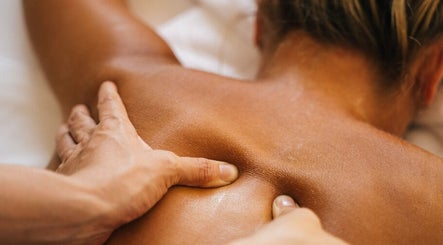 Cocoone & Vous | Massages à votre domicile image 3