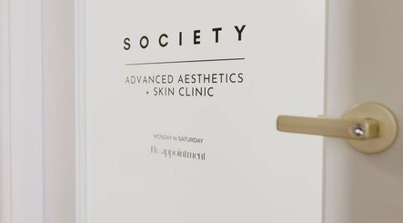 Society Advanced Aesthetics and Skin Clinic – kuva 2