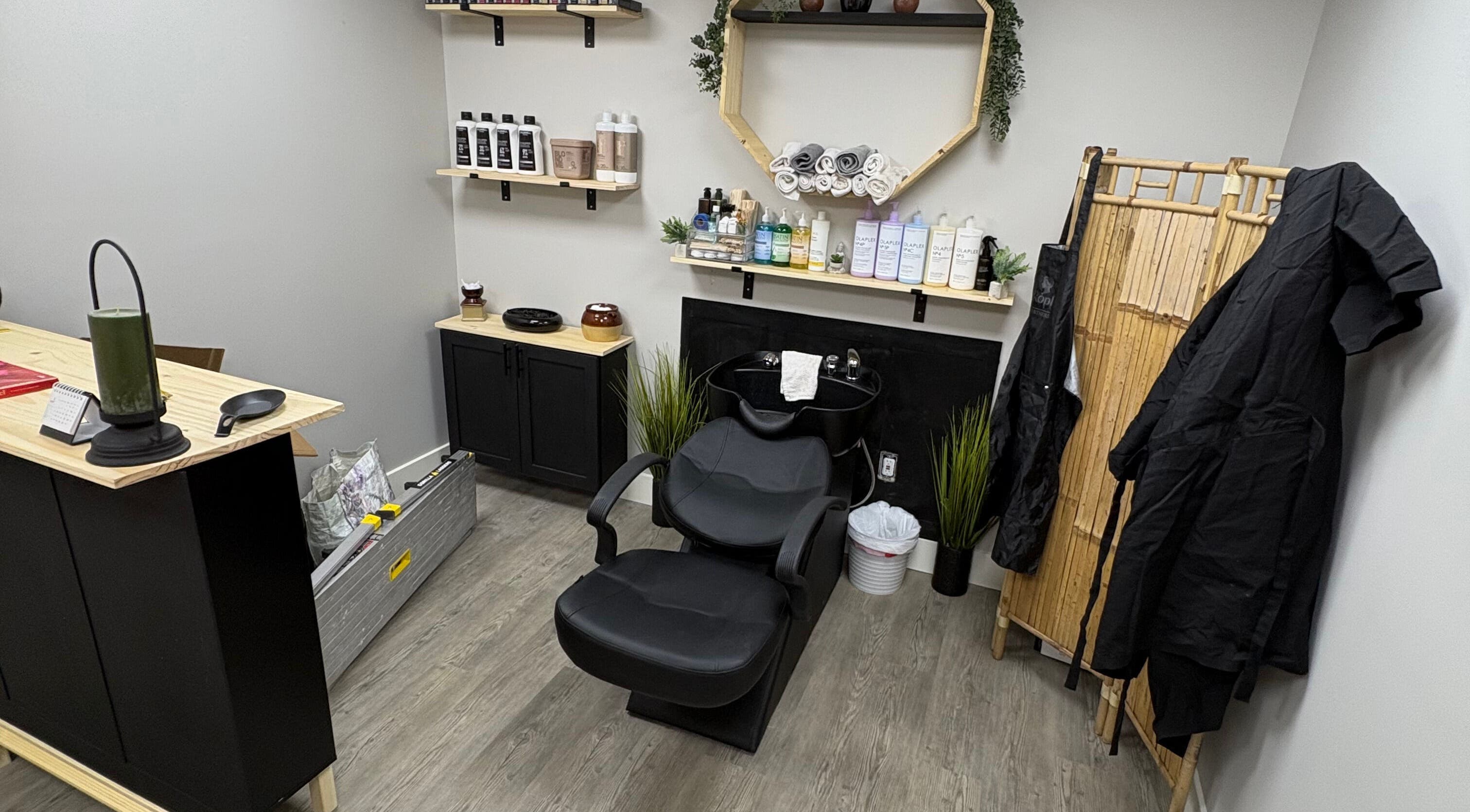 Danielle Marie Salon's chic interior with styling chair in Hopewell Junction, New York, US.