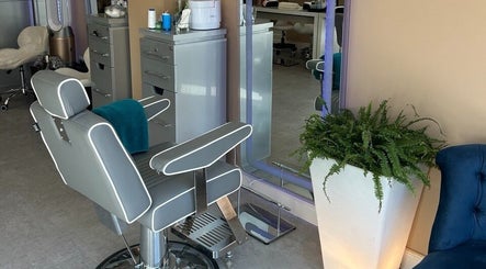 Modern Goddess Zone salon chair and decor in Brighton And Hove, England, GB showcasing elegance and comfort.