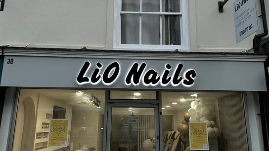 LiO Nails