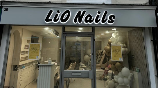 LiO Nails