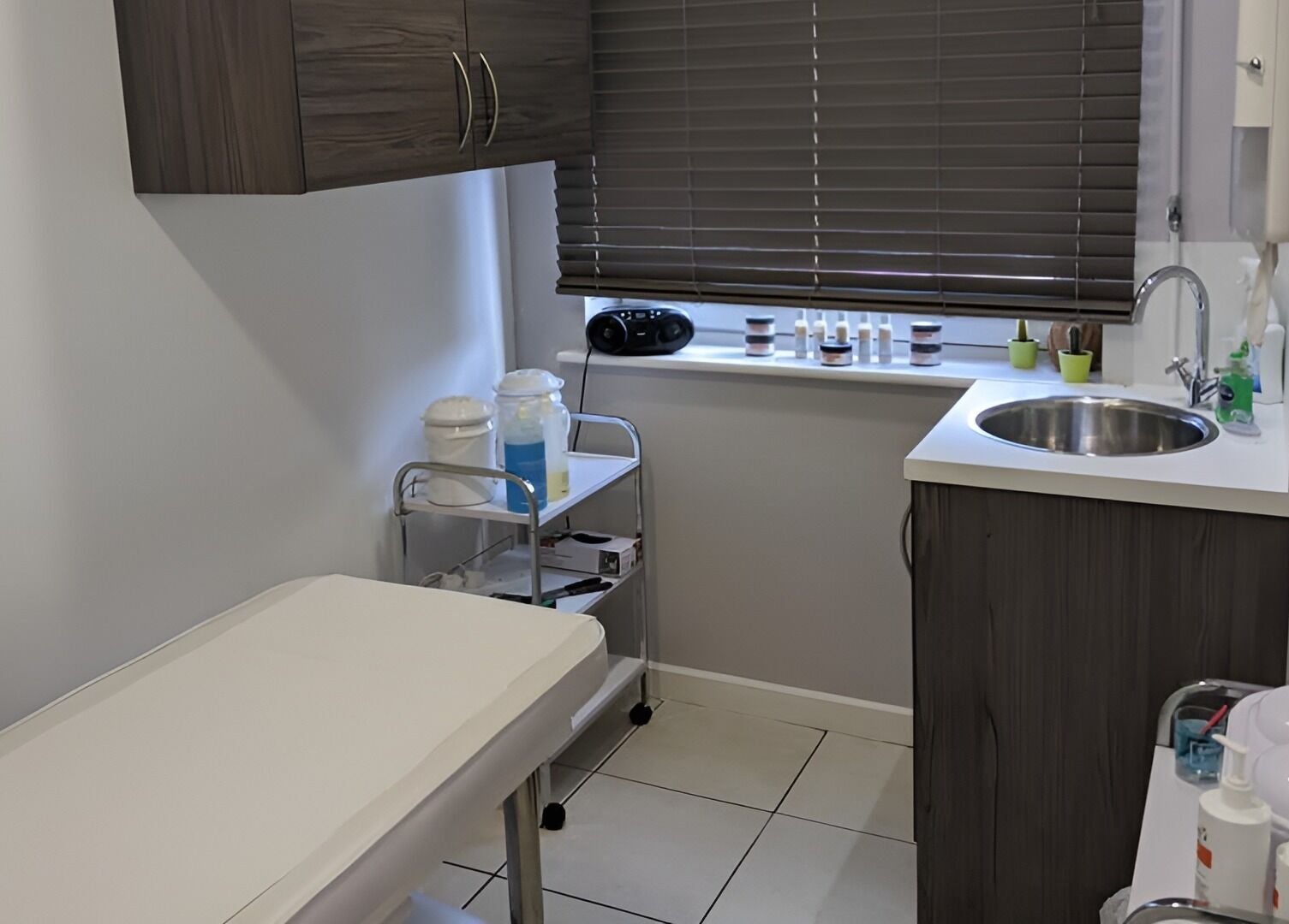 Braziliant Waxing Haydn Road offers a clean, tranquil waxing room in Nottingham, England, GB.