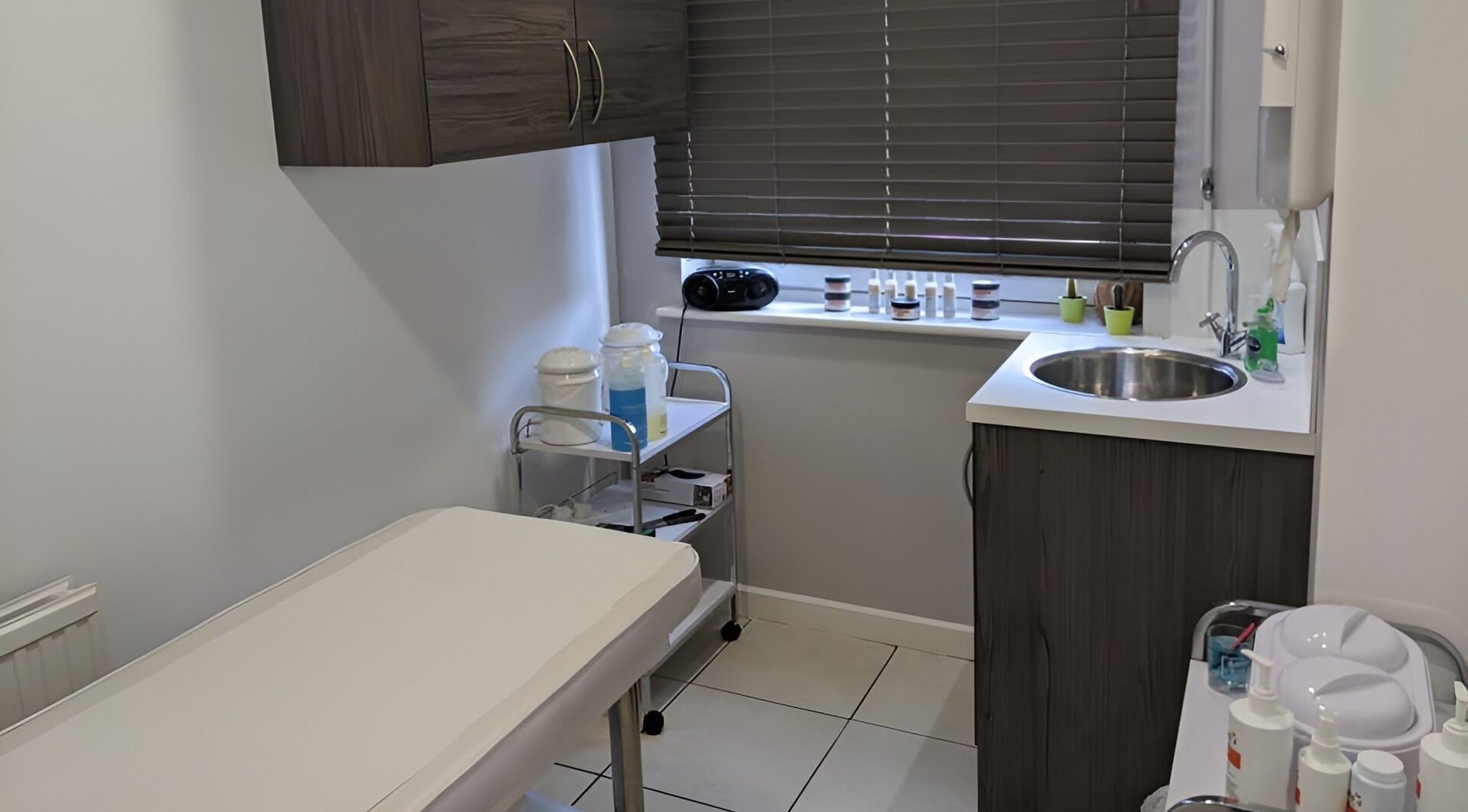 Braziliant Waxing Haydn Road offers a clean, tranquil waxing room in Nottingham, England, GB.