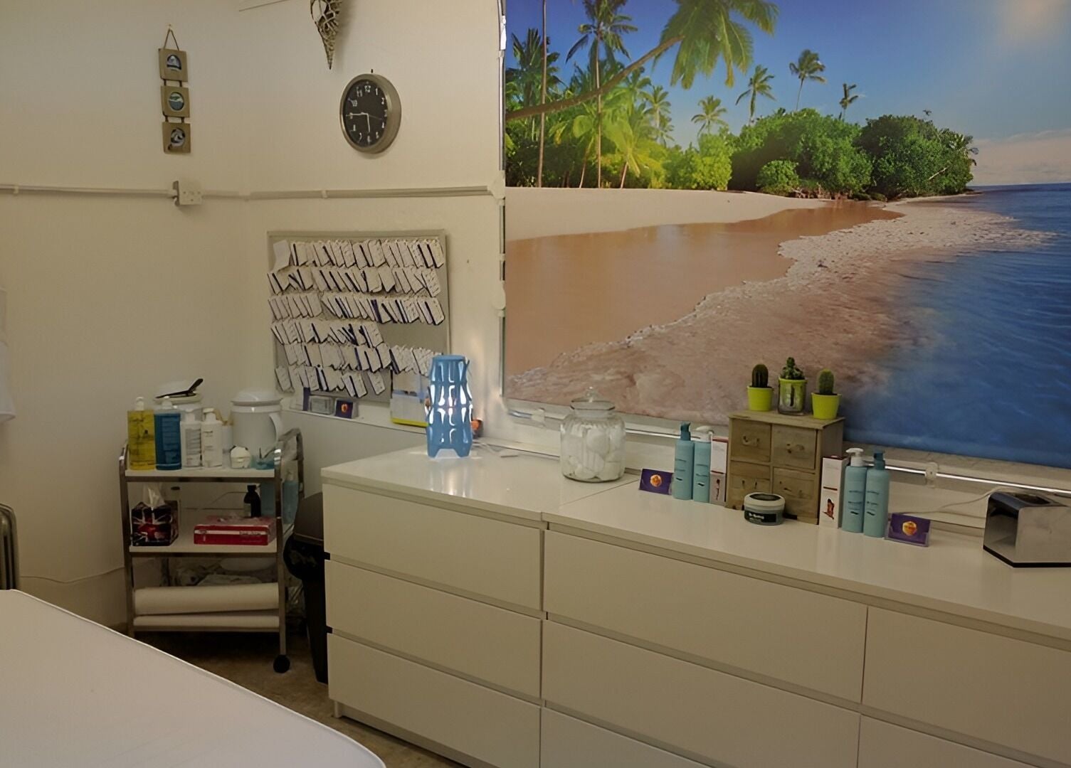 Serene waxing room with tropical decor at Braziliant Waxing Haydn Road, Nottingham, England, GB.