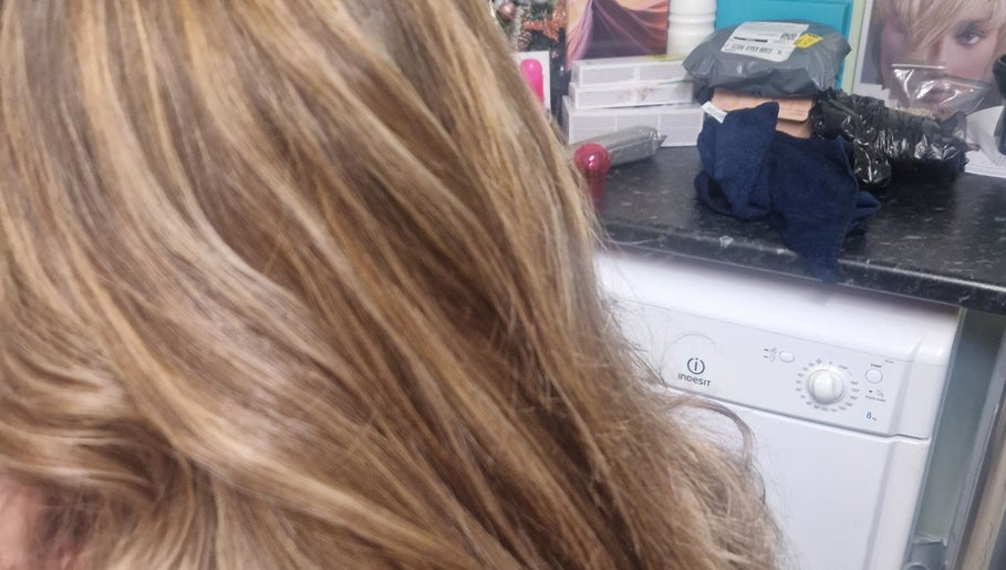 Hình ảnh 1 của Style n Smile Hair By Donna