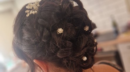 Hình ảnh 3 của Style n Smile Hair By Donna