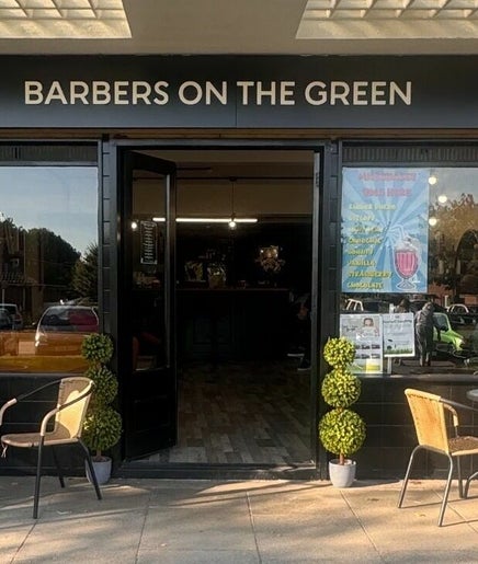 Barbers on the green chichester slika 2