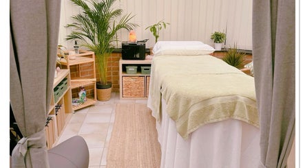 Lvt Holistics