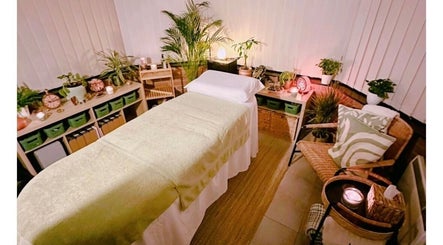 Lvt Holistics image 2