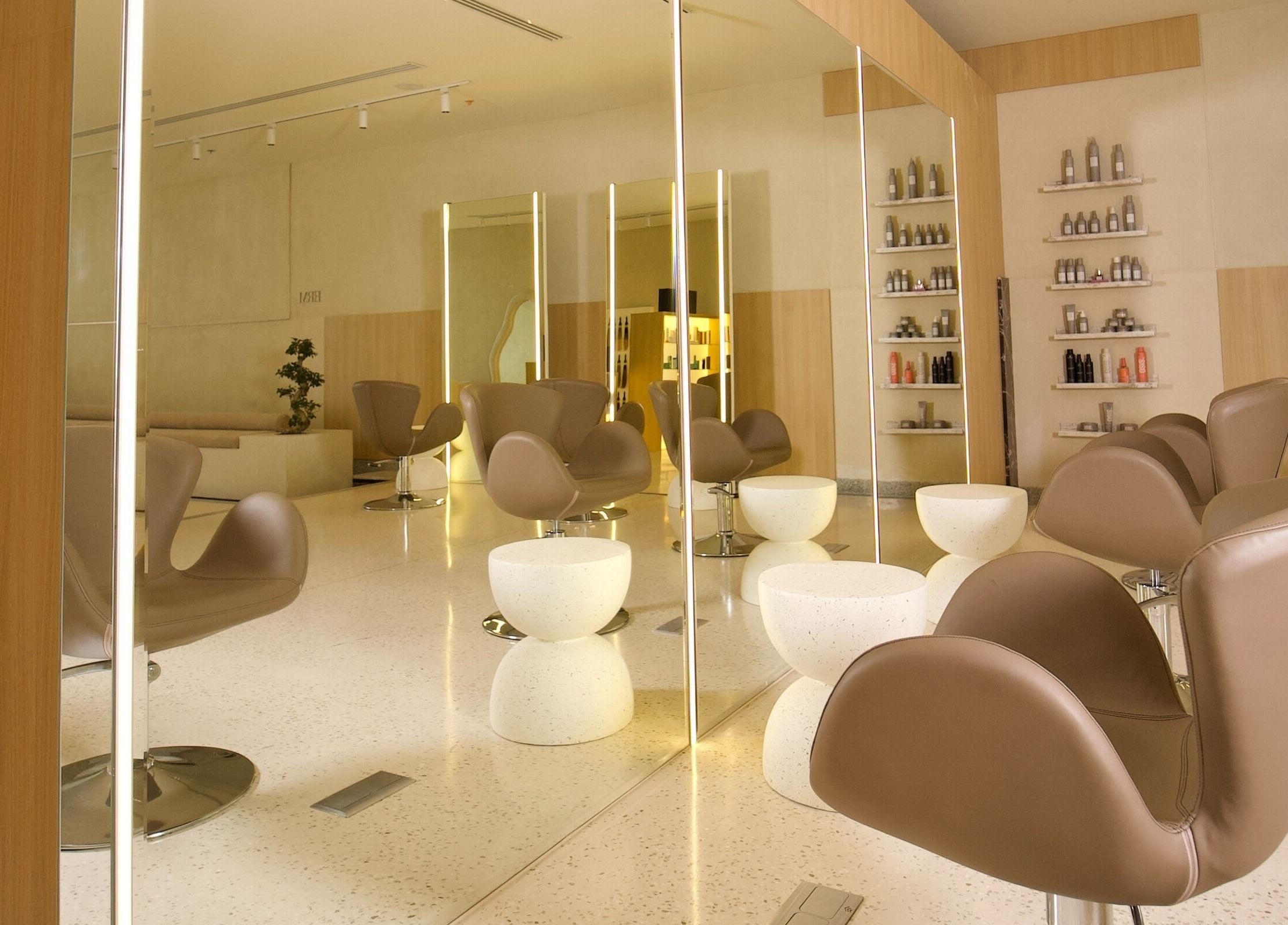 تصميم داخلي فاخر في ERM Hair Spa، الخبر، المنطقة الشرقية، السعودية.