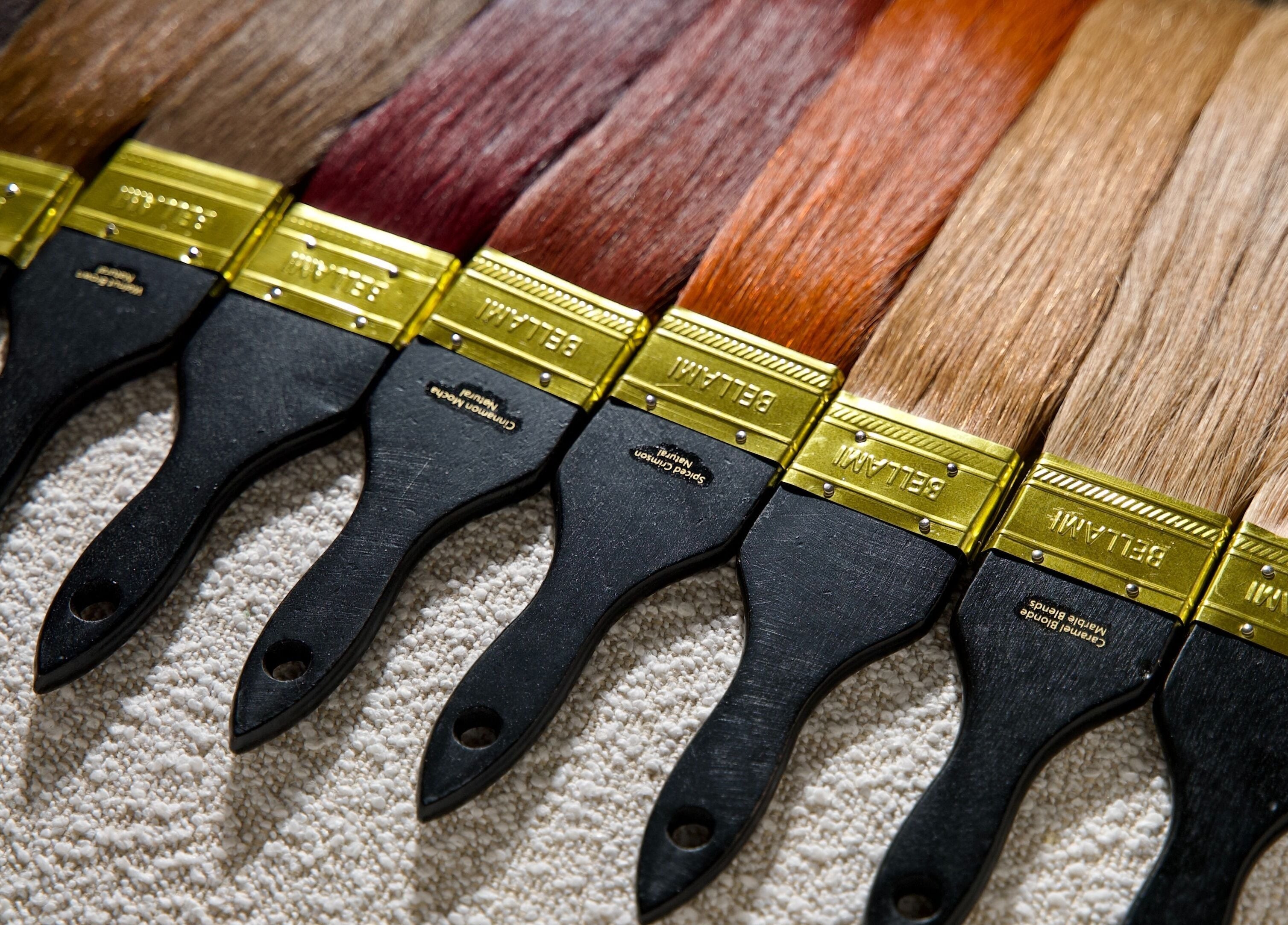 تشكيلة فرش ألوان الشعر في ERM Hair Spa، الخبر، Eastern Province، SA تعكس خدمات تجميل الشعر المتميزة.