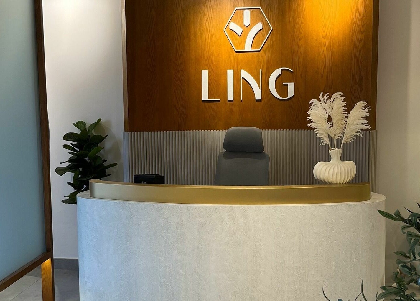 Reception of Ling Spa I لنق سبا in Riyadh, Riyadh Province, SA, featuring modern decor and elegant design.
