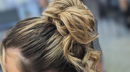 Hairlo by Natalie image 2