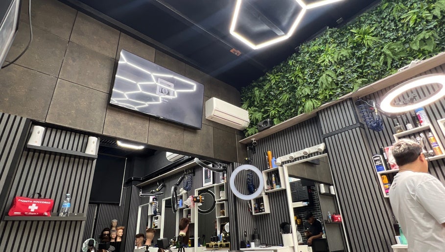 Latin Barber studio зображення 1