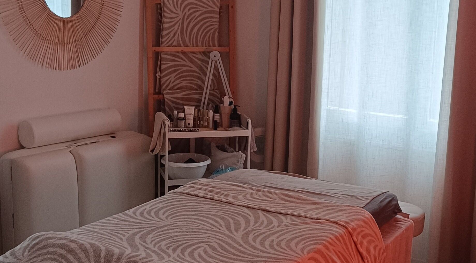 Salle de massage apaisante à Les Massages de Lilas, Prades, Occitanie, FR.